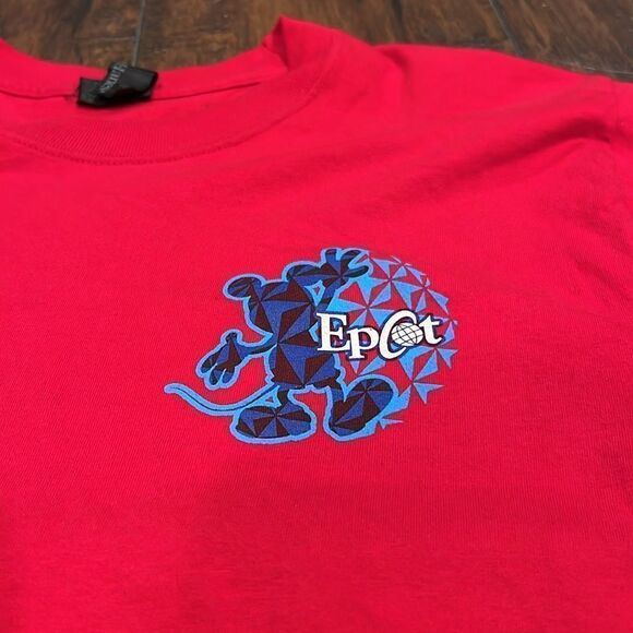 Disney Parks Epcot Flags Around The Showcase Shirt Adult size M in red GUC - Picture 2 of 7